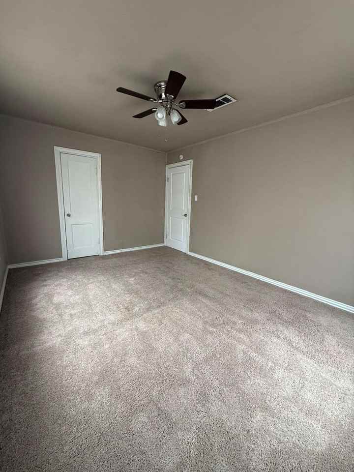 6416 32nd St - Photo 5 of 7