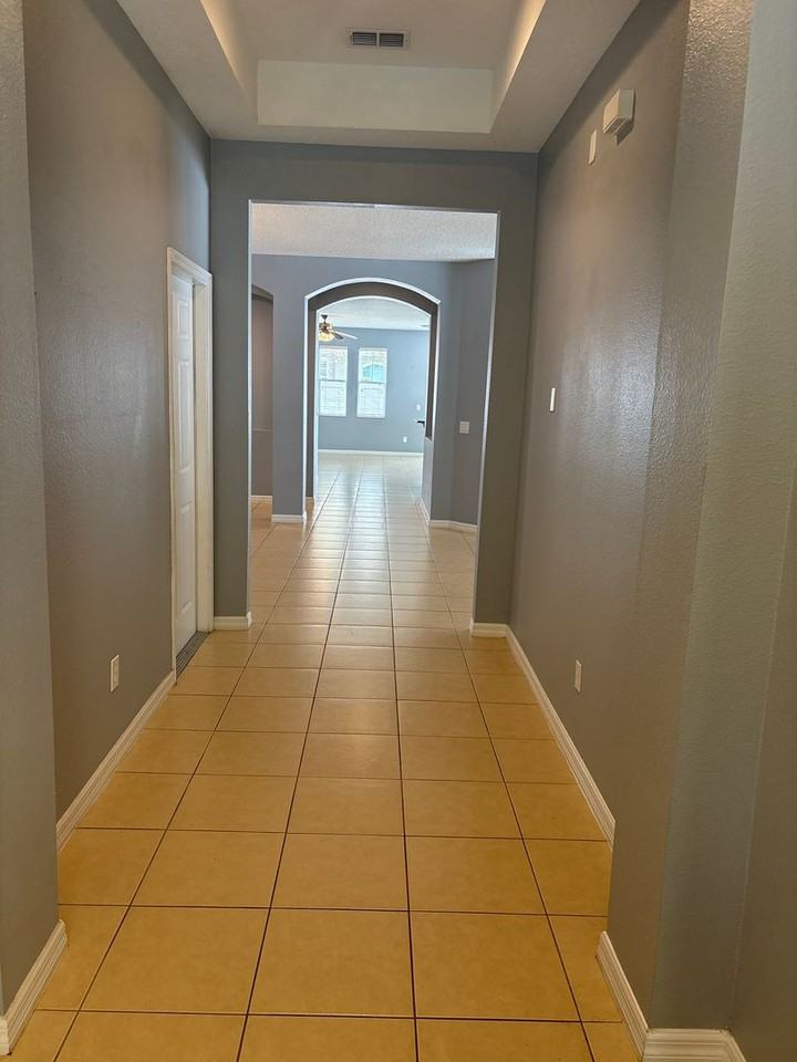 8808 Abbey Leaf Ln - Photo 3 of 20