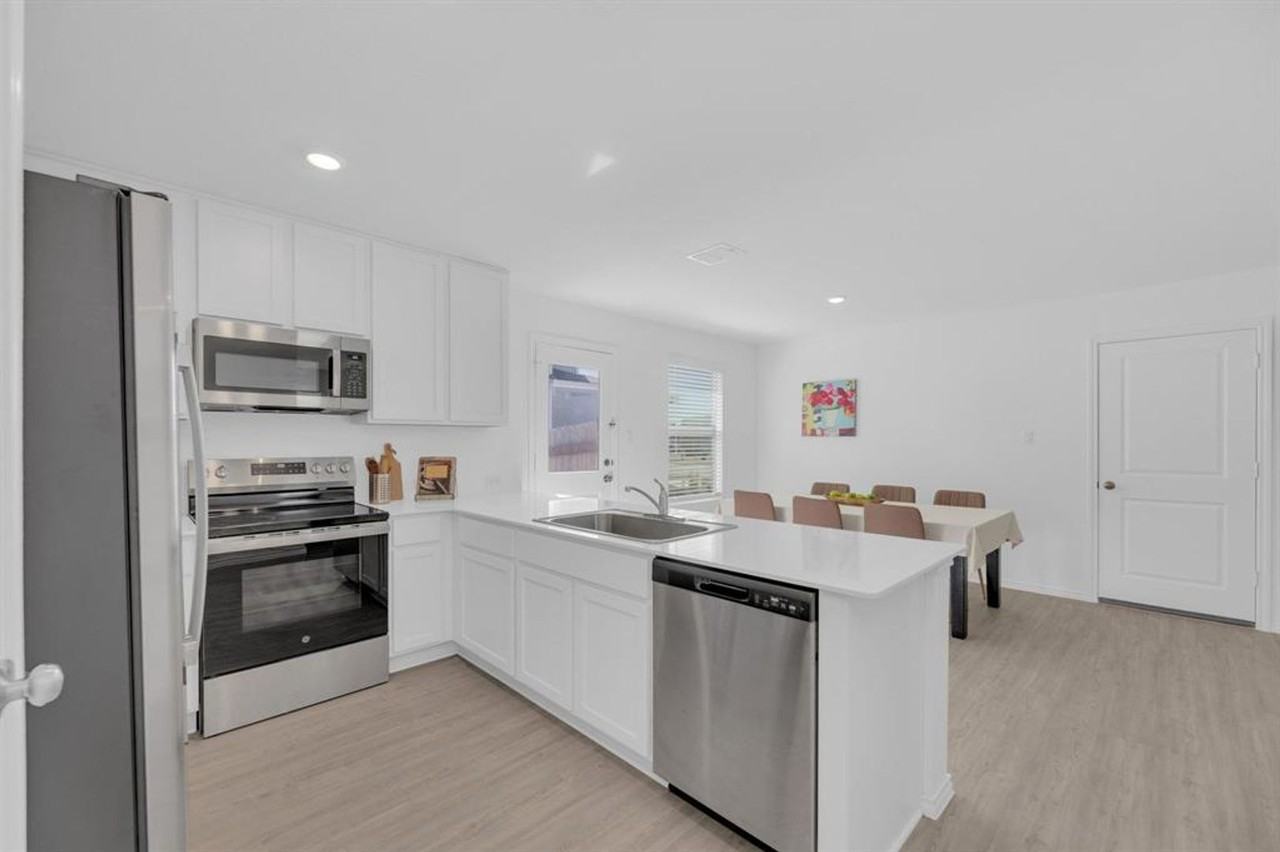 353 Marty Allen Loop - Photo 4 of 11