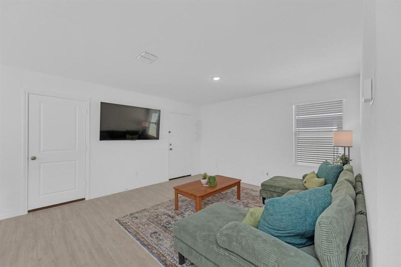 353 Marty Allen Loop - Photo 5 of 11