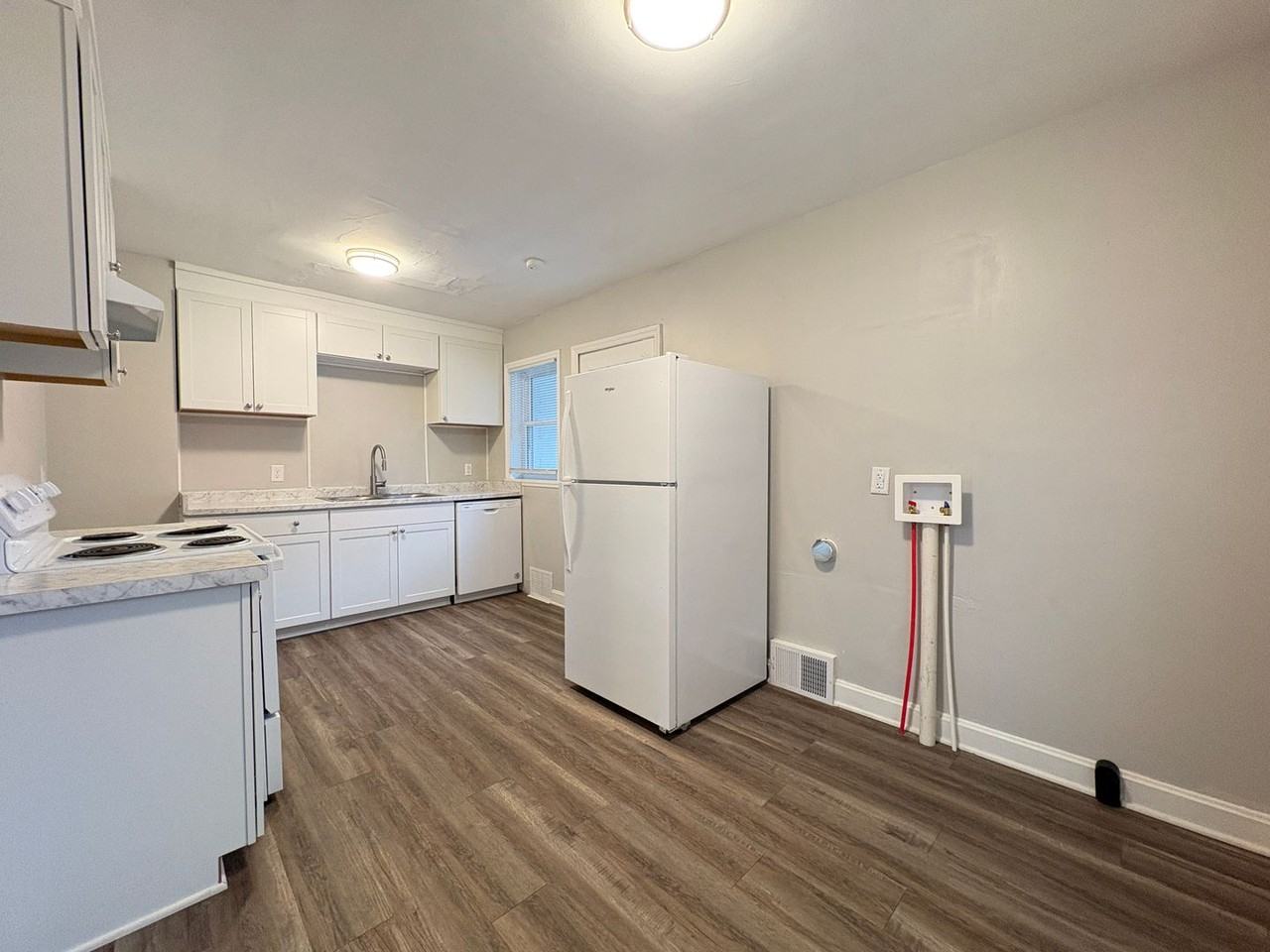 711 Chestnut Dr #B - Photo 4 of 9