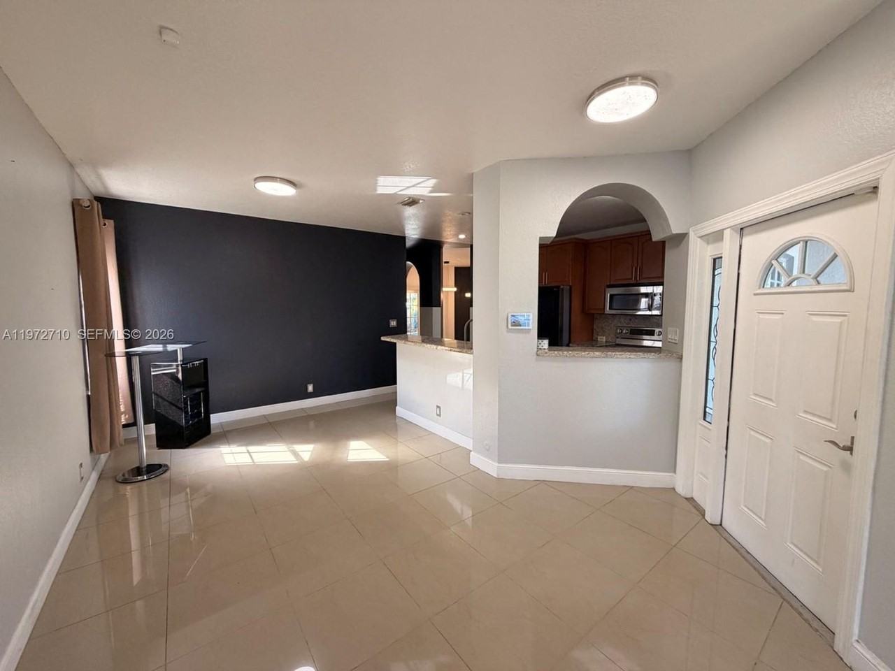 2804 Nw 7th Ct - Photo 3 of 16