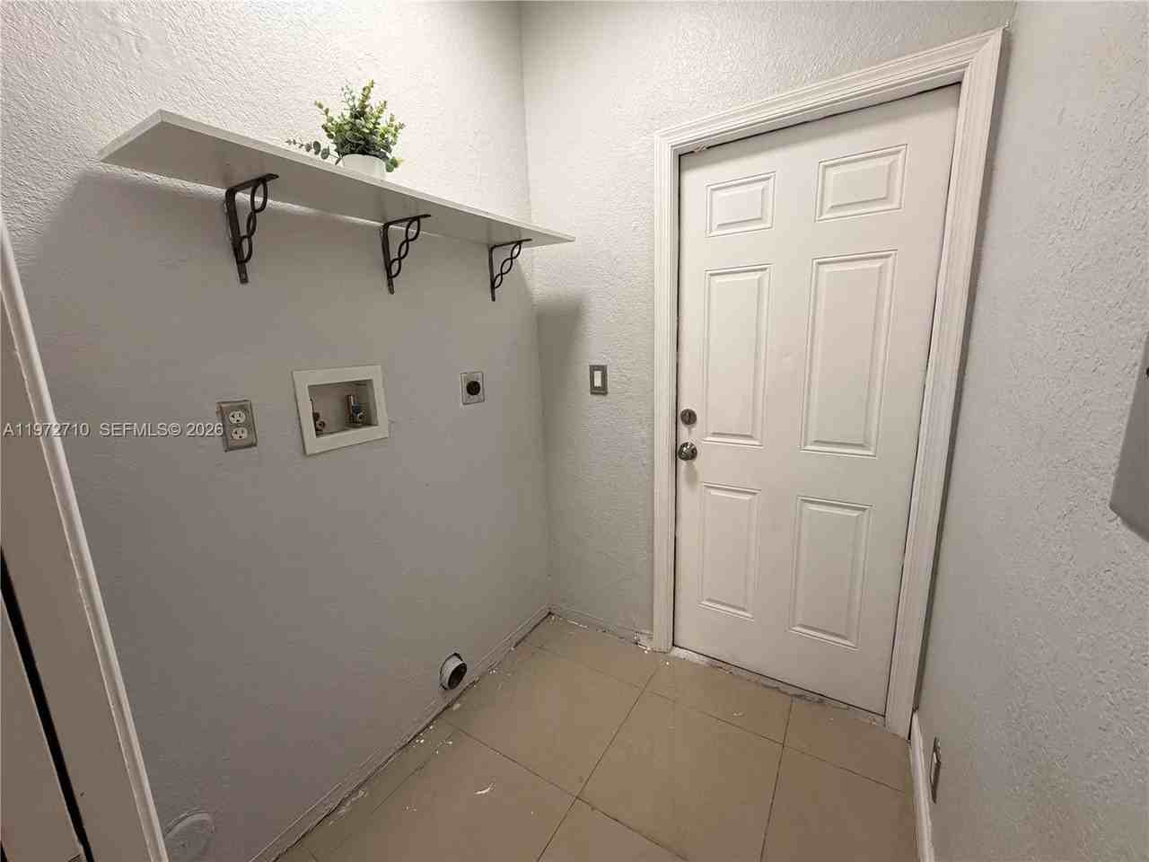 2804 Nw 7th Ct - Photo 7 of 16