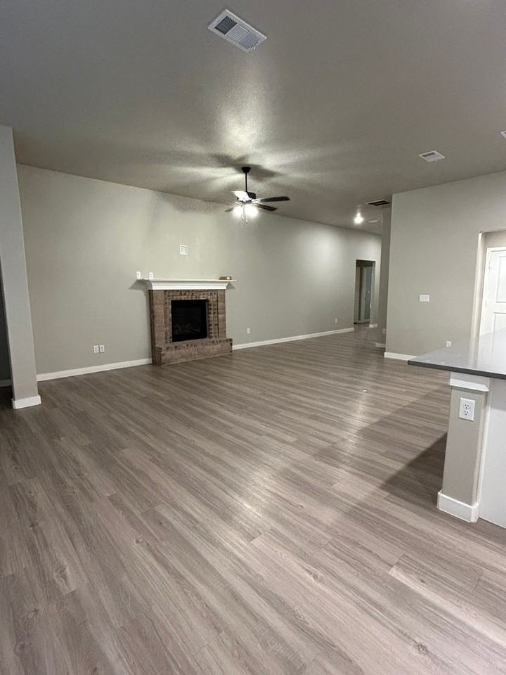 1115 Canal St - Photo 3 of 27