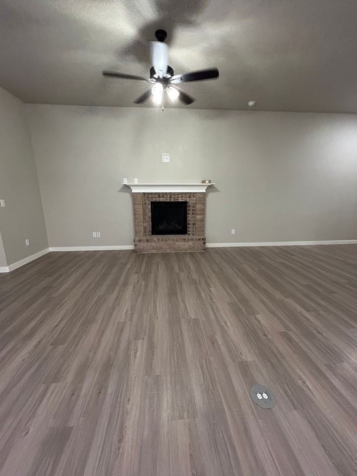 1115 Canal St - Photo 4 of 27