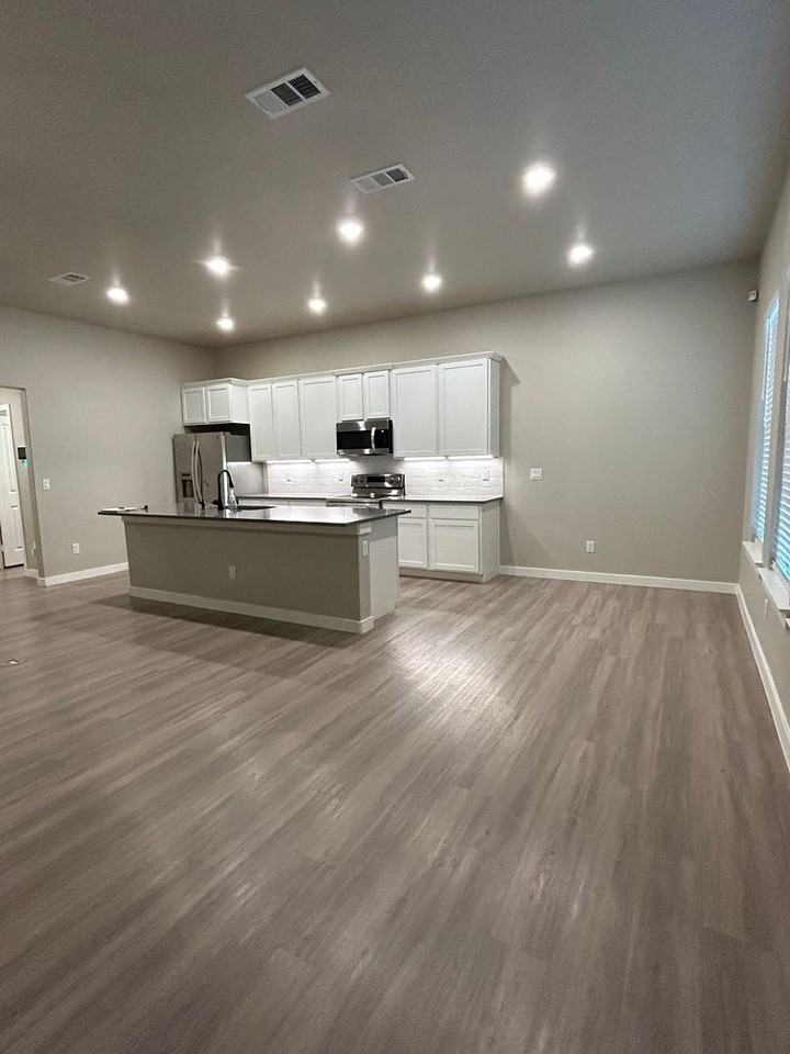 1115 Canal St - Photo 7 of 27