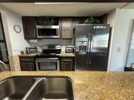 featured image of 2560 Azalea Ave