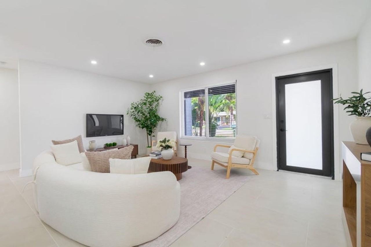 4330 Ne 13th Ave - Photo 5 of 17