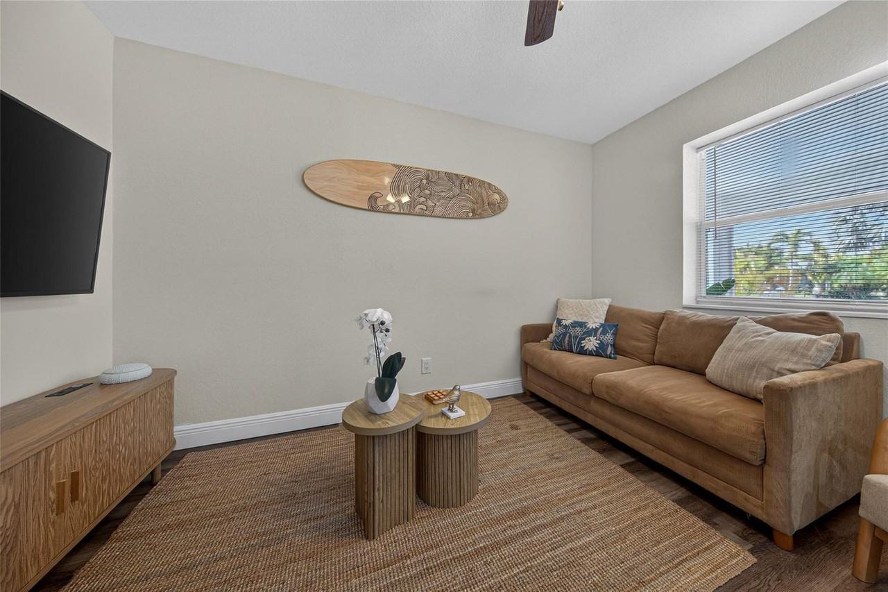 540 Ne 59th Ct - Photo 3 of 17