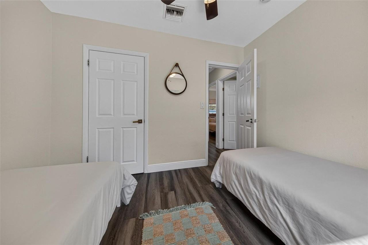 540 Ne 59th Ct - Photo 7 of 17