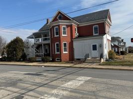 featured image of 400 Maple St