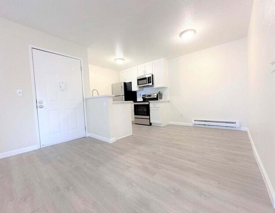 16424 Foothill Boulevard - Photo 6 of 10