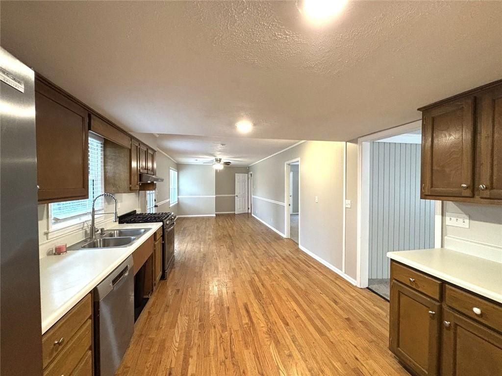 558 Dorsey Cir Sw - Photo 3 of 24