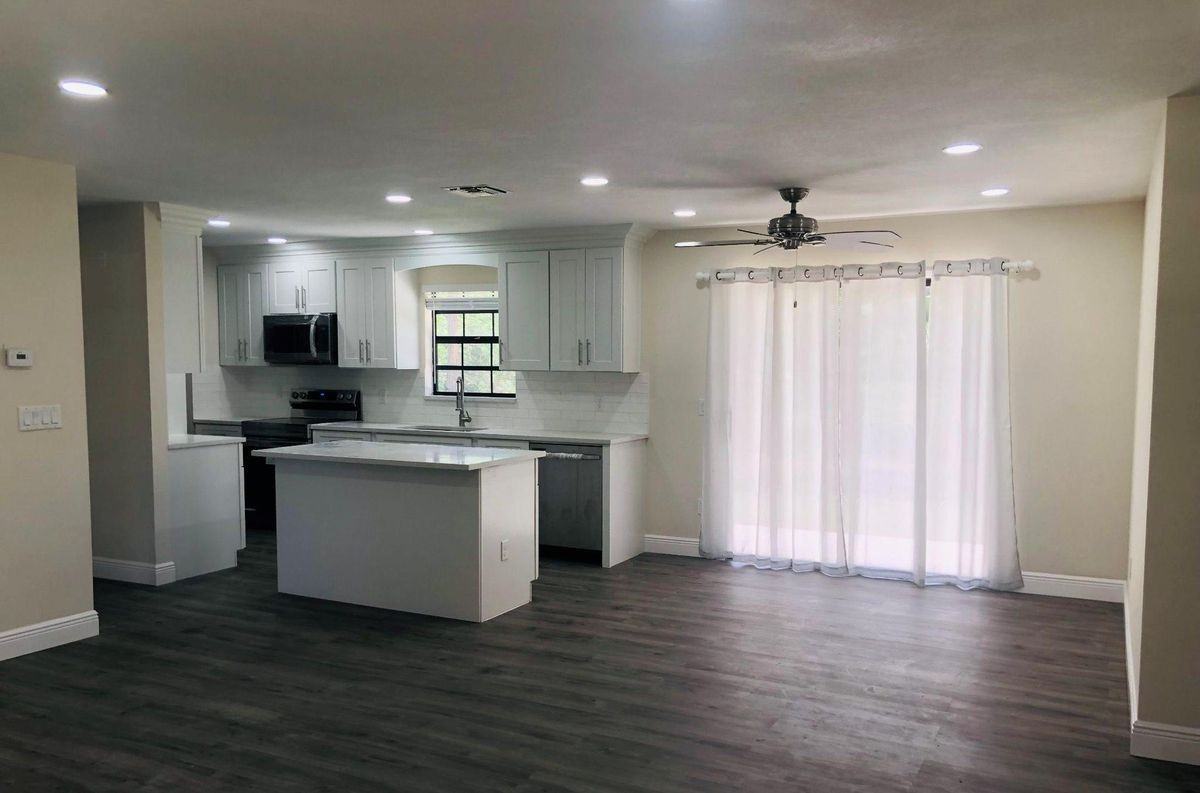 13618 51st Pl N - Photo 3 of 8