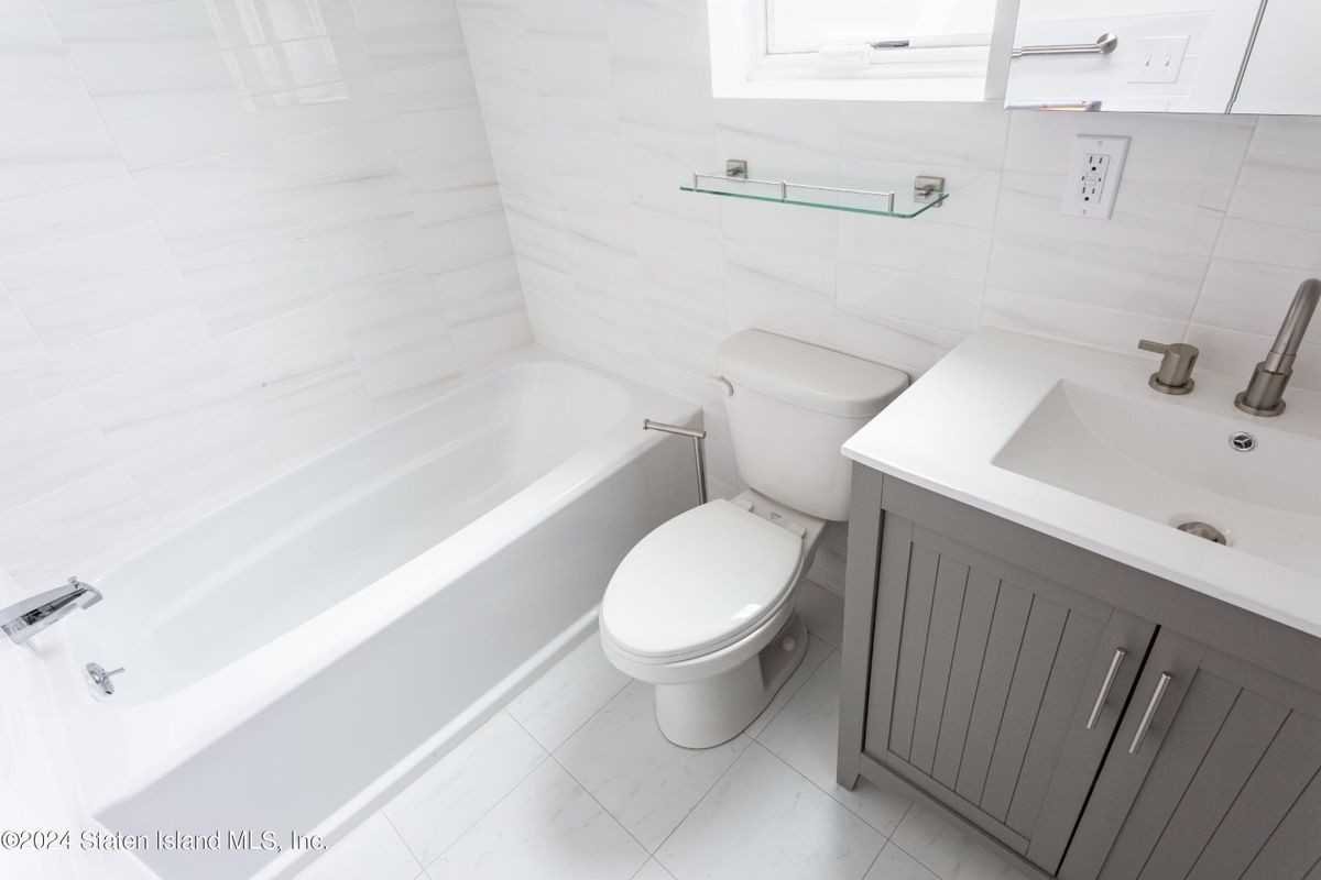 297 Cromwell Ave ##1 - Photo 6 of 6