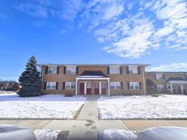 featured image of 45 Old Millstone Dr ##4