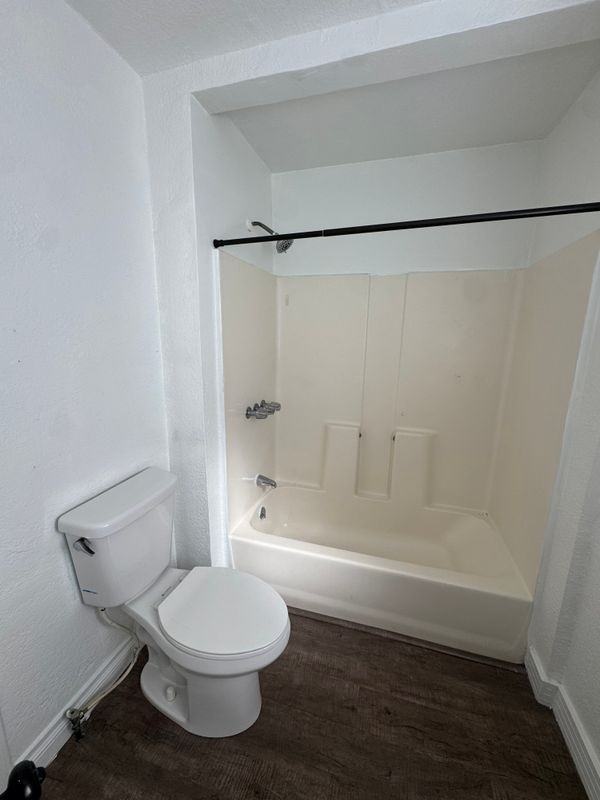 3913 W 118th St - Photo 2 of 8