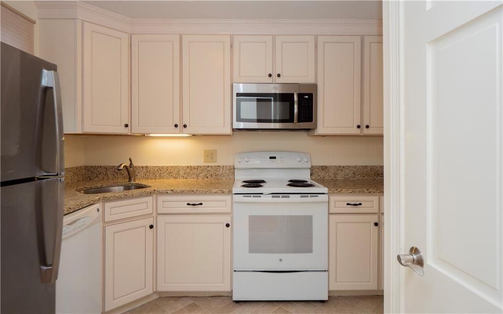 20 Indian Ave ##22 - Photo 7 of 29