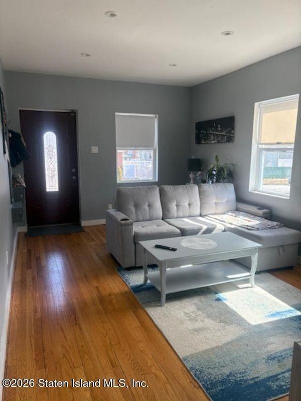 290 Lamport Blvd - Photo 3 of 11