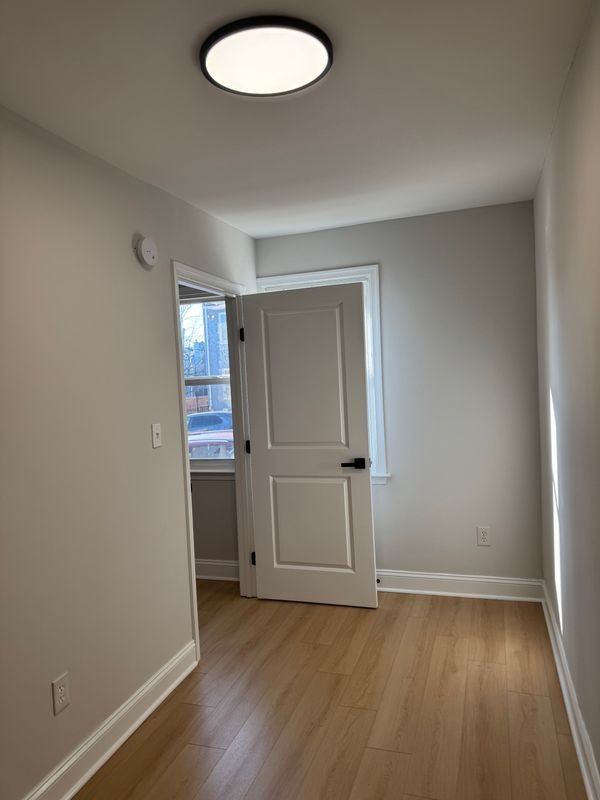 1250 Queen St Ne - Photo 2 of 9
