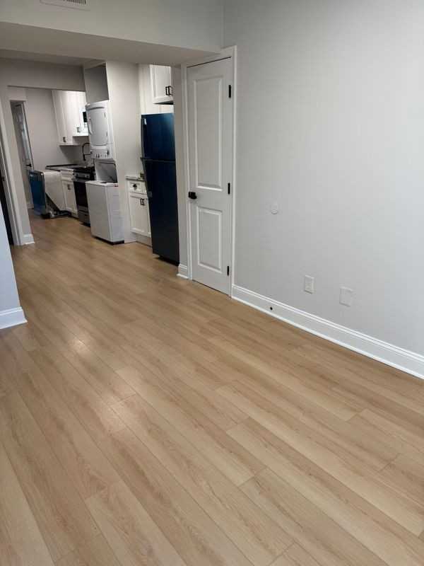 1250 Queen St Ne - Photo 6 of 9