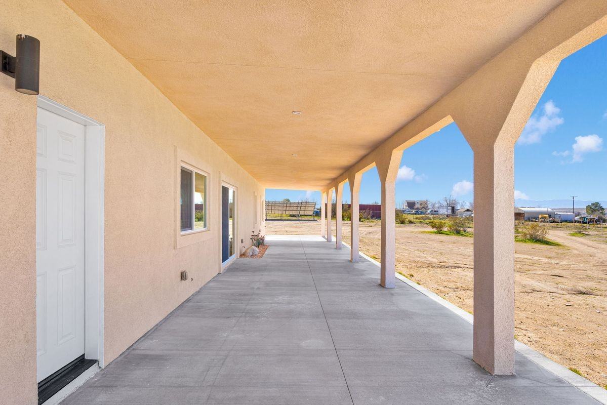 24548 Ledbury Rd - Photo 4 of 19