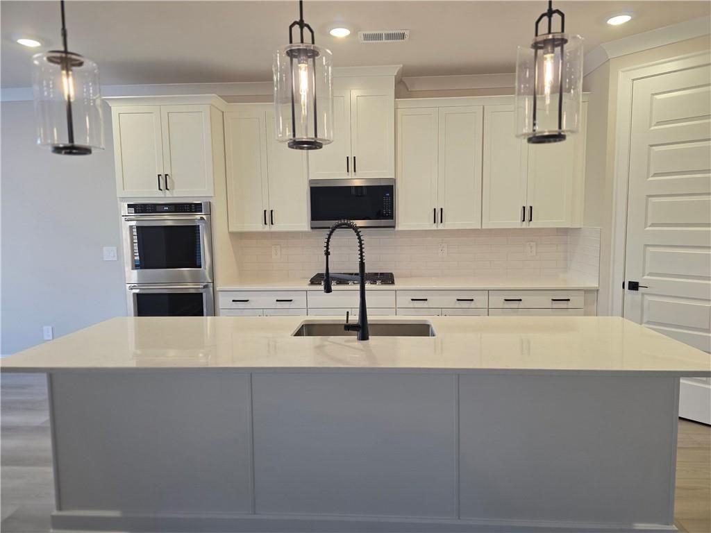 5847 Cabernet Lane - Photo 2 of 18