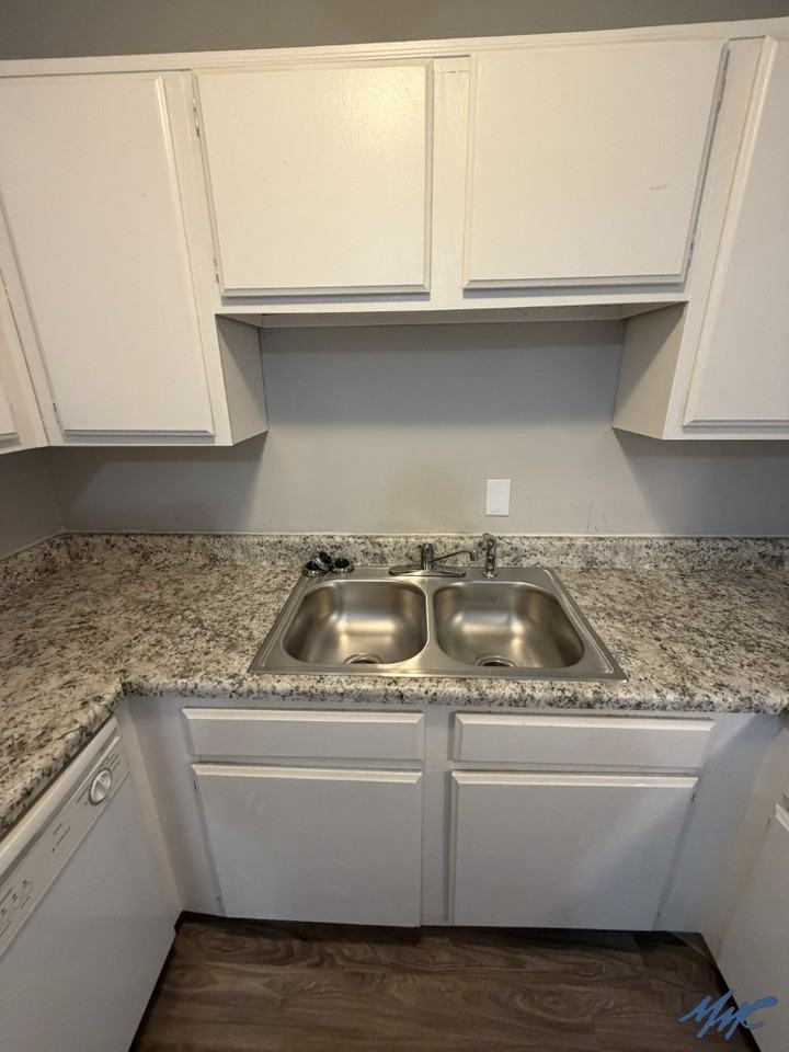 1418 E Main St #D46 - Photo 6 of 11