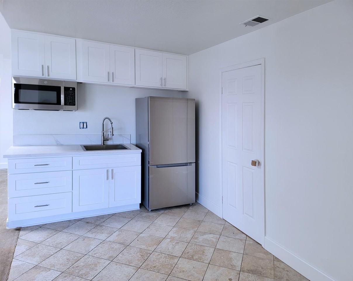 5132 Dunbar Drive - Photo 3 of 27