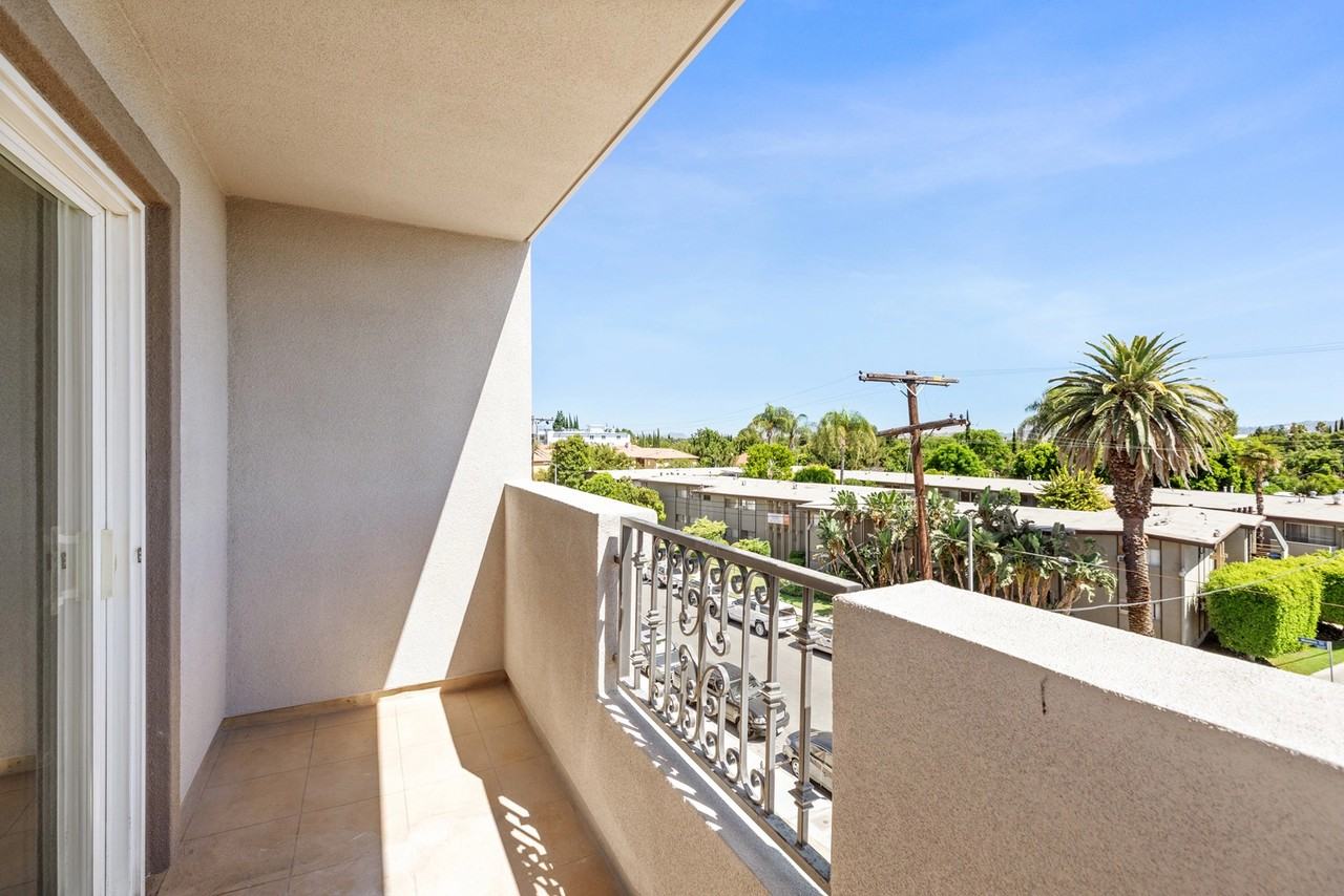 Malden Luxury Apartments - Photo 5 of 50