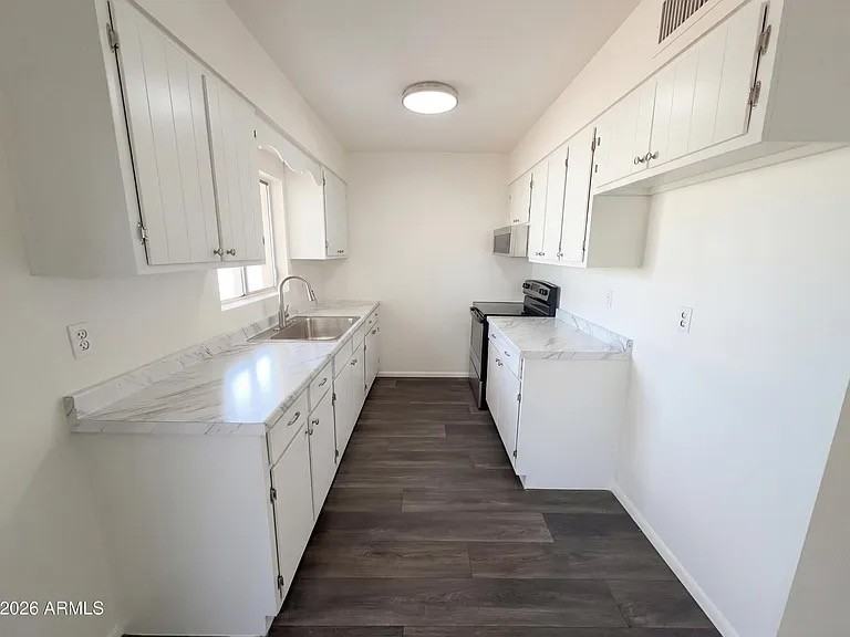 4151 West Medlock Drive - Photo 4 of 10