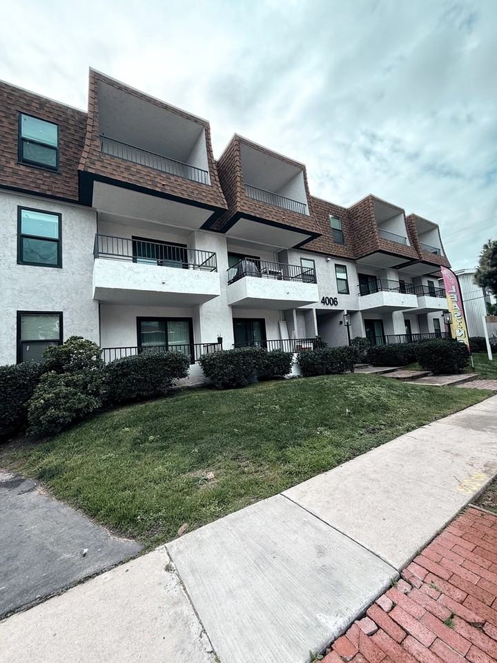 4006 Emerald St - Photo 3 of 18