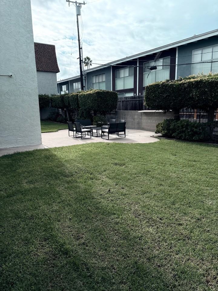 4006 Emerald St - Photo 4 of 18