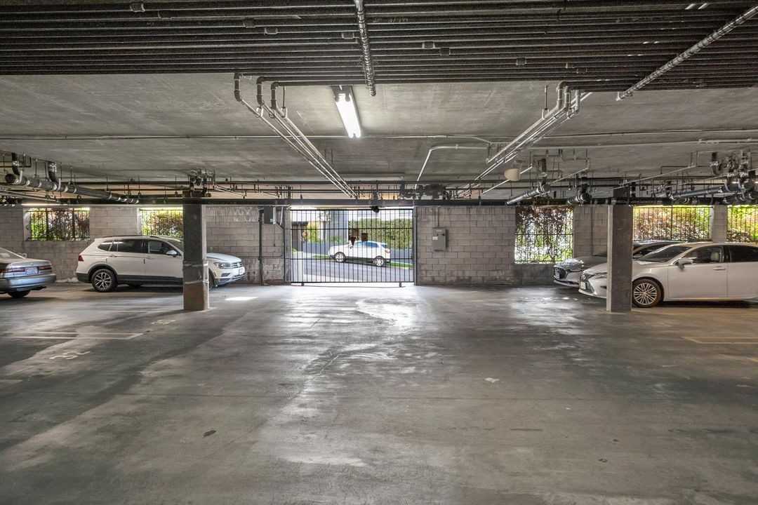 1394 Midvale Avenue, - Photo 6 of 50