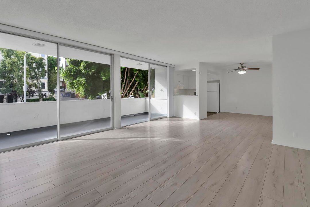 11946 Montana Ave - Photo 5 of 50