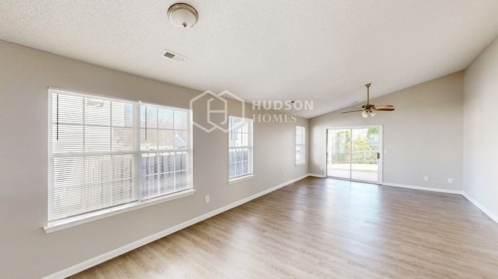 530 Pullman St Sw - Photo 4 of 23