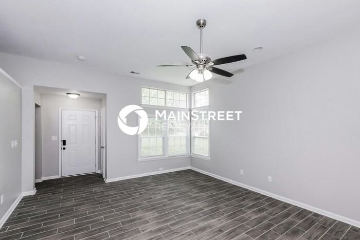 10005 Dunfries Rd - Photo 4 of 16