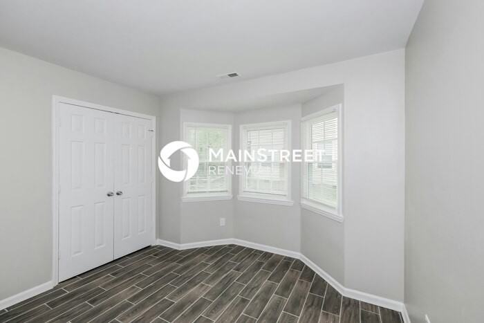 10005 Dunfries Rd - Photo 7 of 16