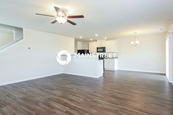 303 Armistead Ct - Photo 5 of 17