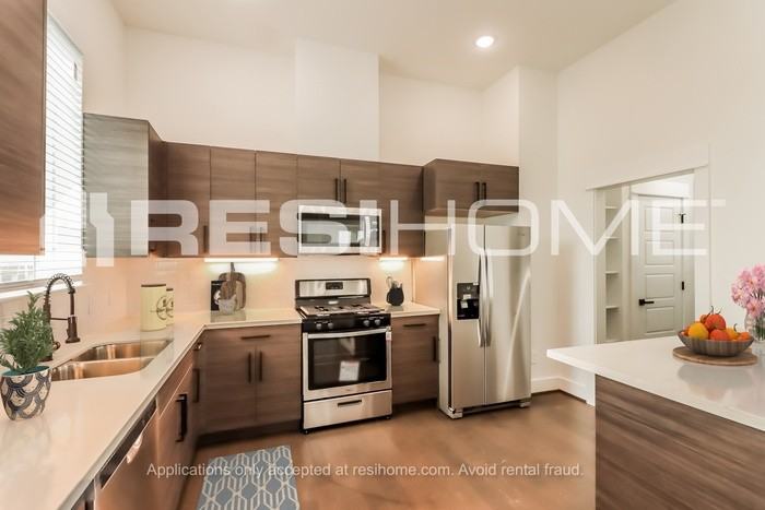 6334 Culberson St - Photo 2 of 21