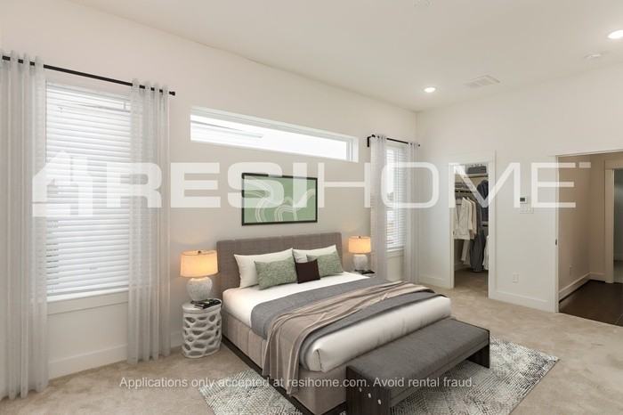 6334 Culberson St - Photo 6 of 21