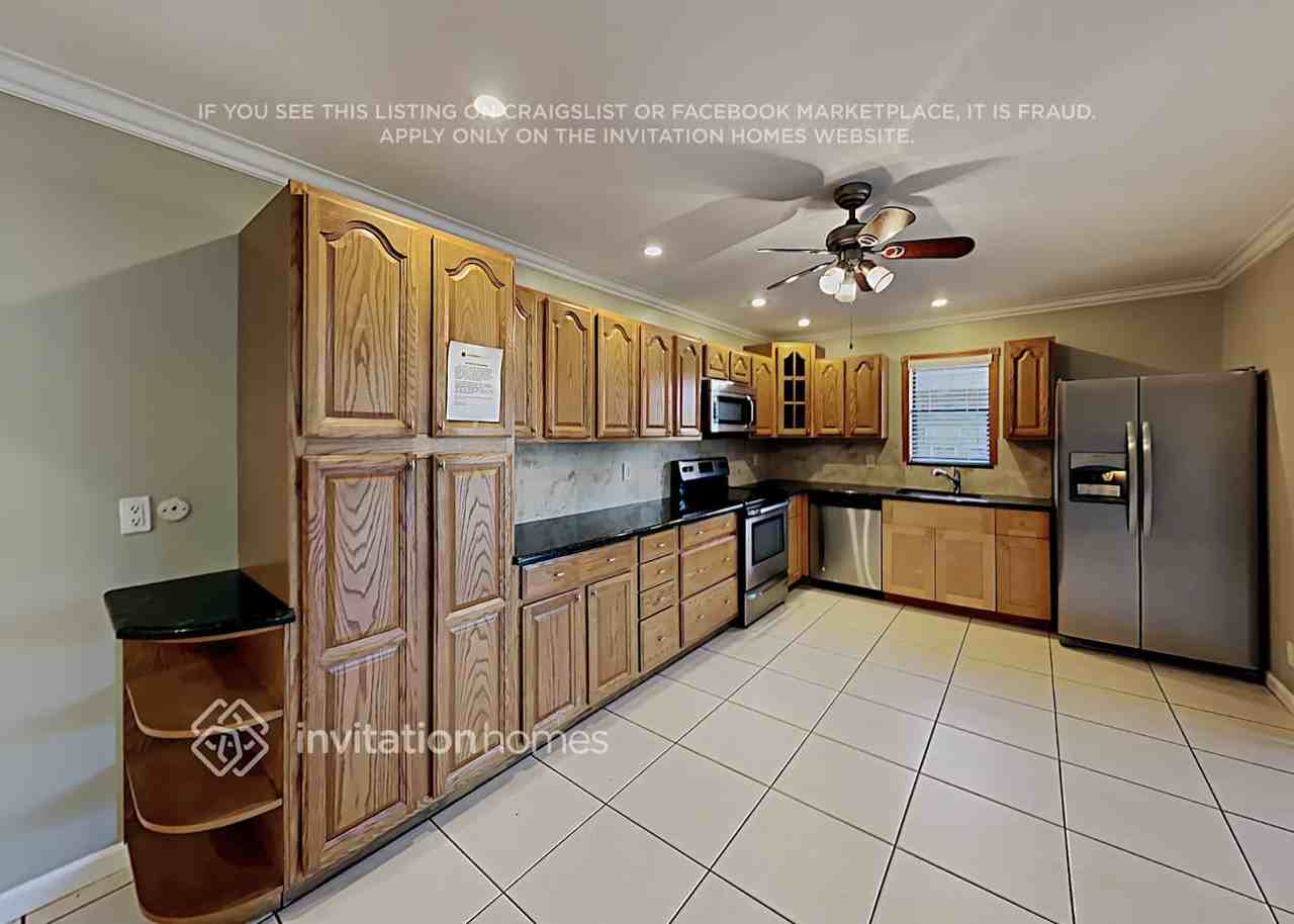 7789 Courtyard Run W - Photo 5 of 18