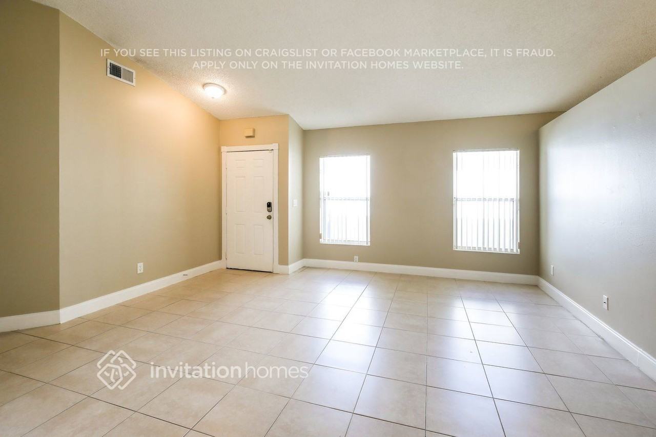 18466 Nw 22nd St - Photo 3 of 17