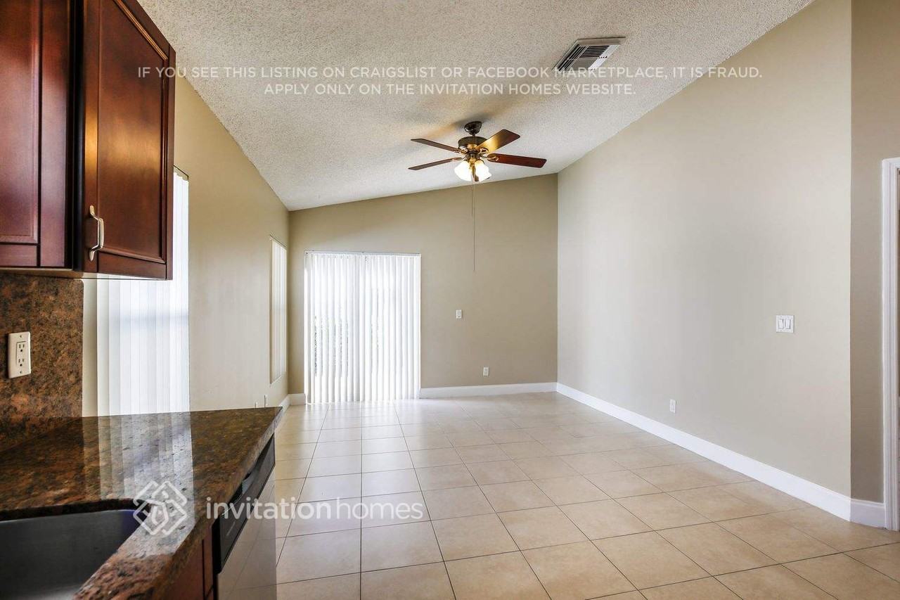 18466 Nw 22nd St - Photo 7 of 17