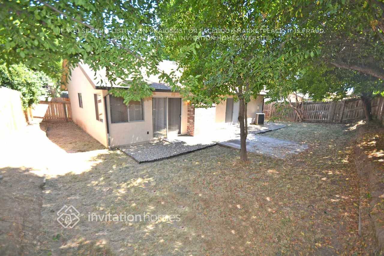 7171 Predial Way - Photo 2 of 3