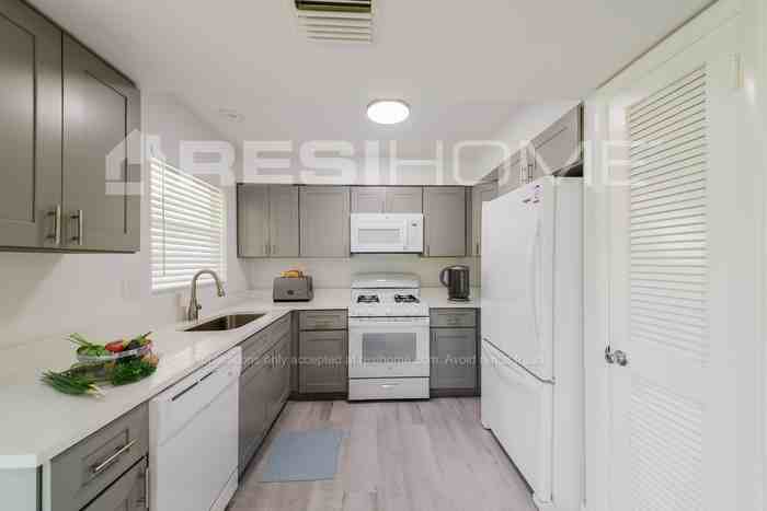 6242 Morning Ave - Photo 3 of 19