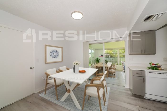 6242 Morning Ave - Photo 4 of 19