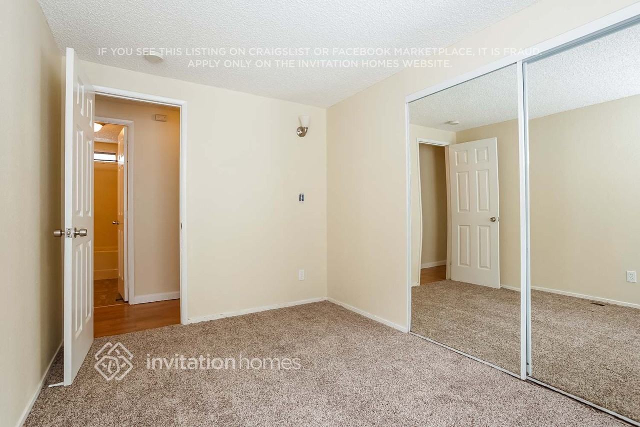 1536 Emeric Ave - Photo 6 of 16