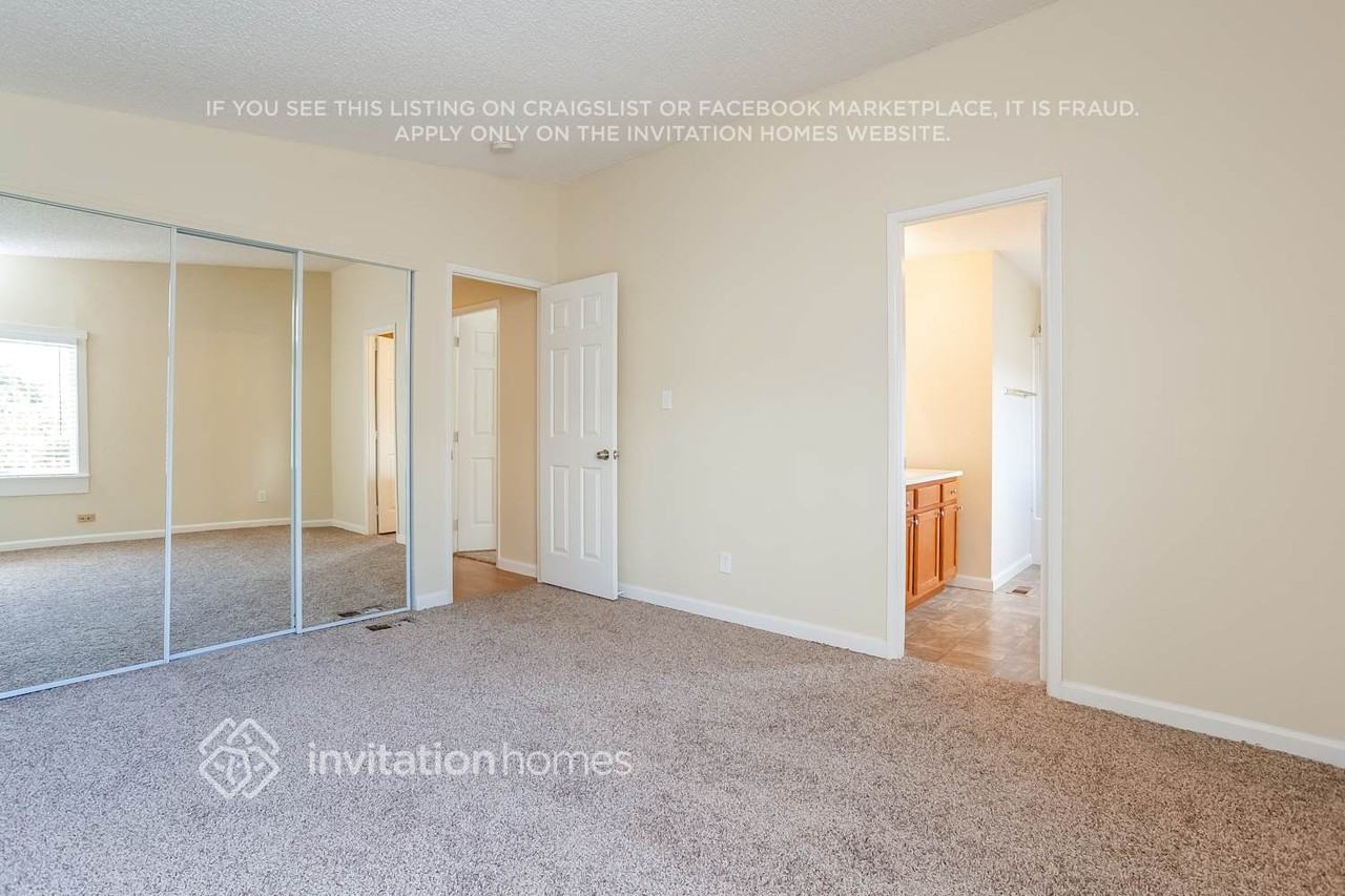 1536 Emeric Ave - Photo 7 of 16