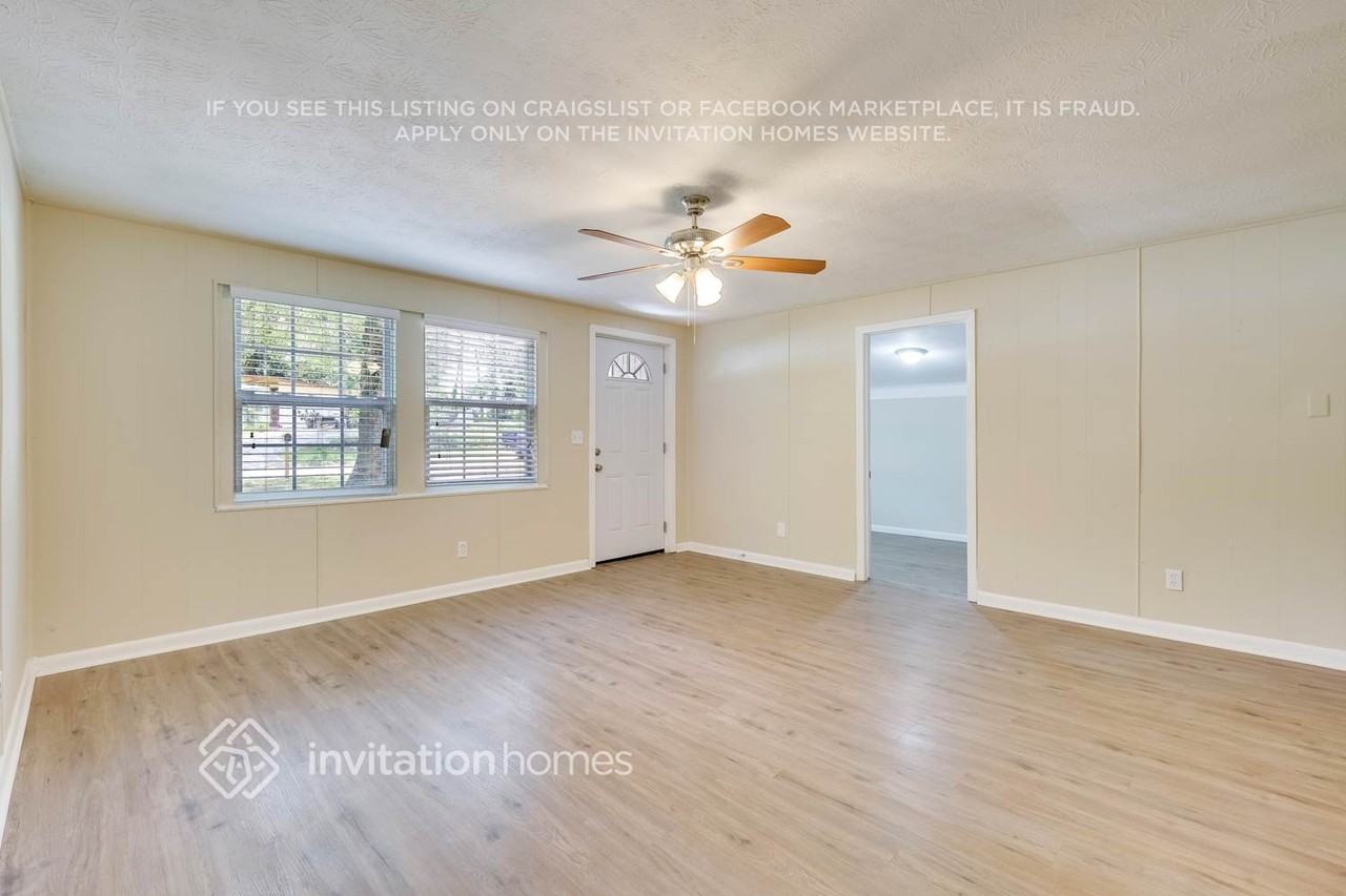 347 Capella Rd - Photo 4 of 27